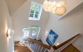 Reetdachhaus-Hoher-Himmel